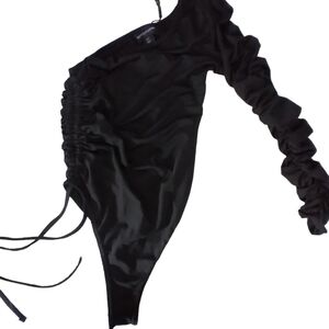 3/$15 Prettylittlething black bodysuit